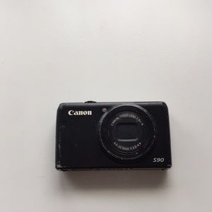 Canon s90 camera
